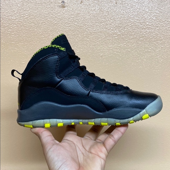 Air Jordan 10 Retro “Venom” - Picture 12 of 17